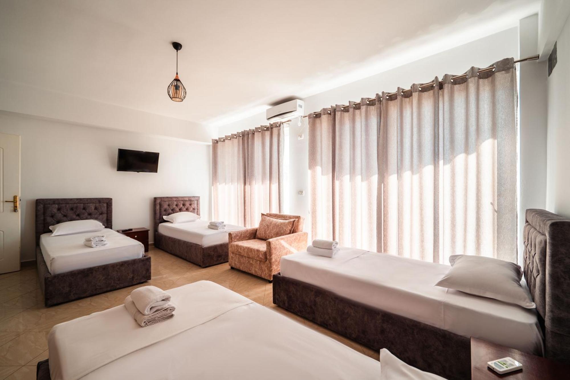 Alnes Hotel Саранда Экстерьер фото