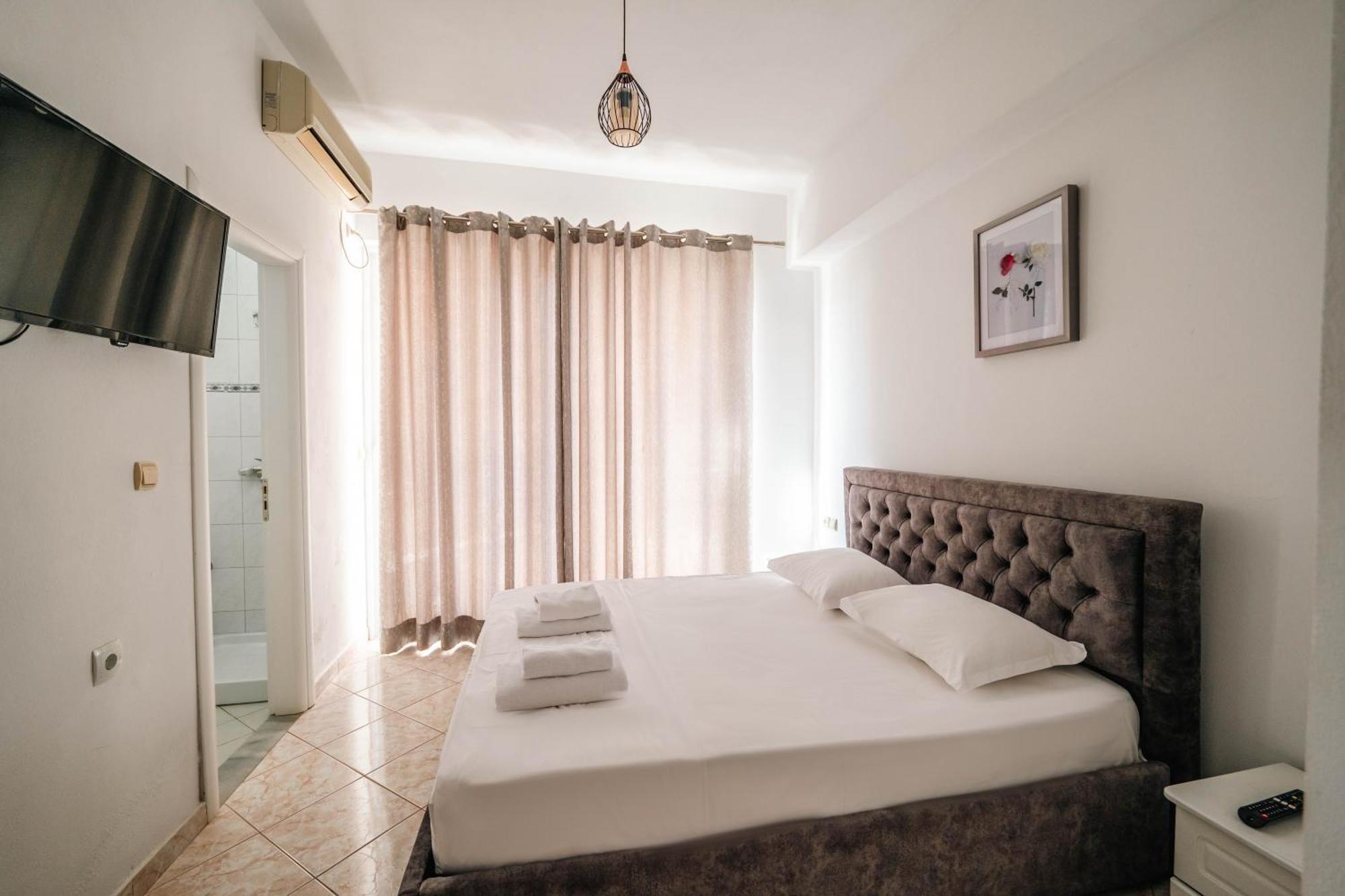 Alnes Hotel Саранда Экстерьер фото