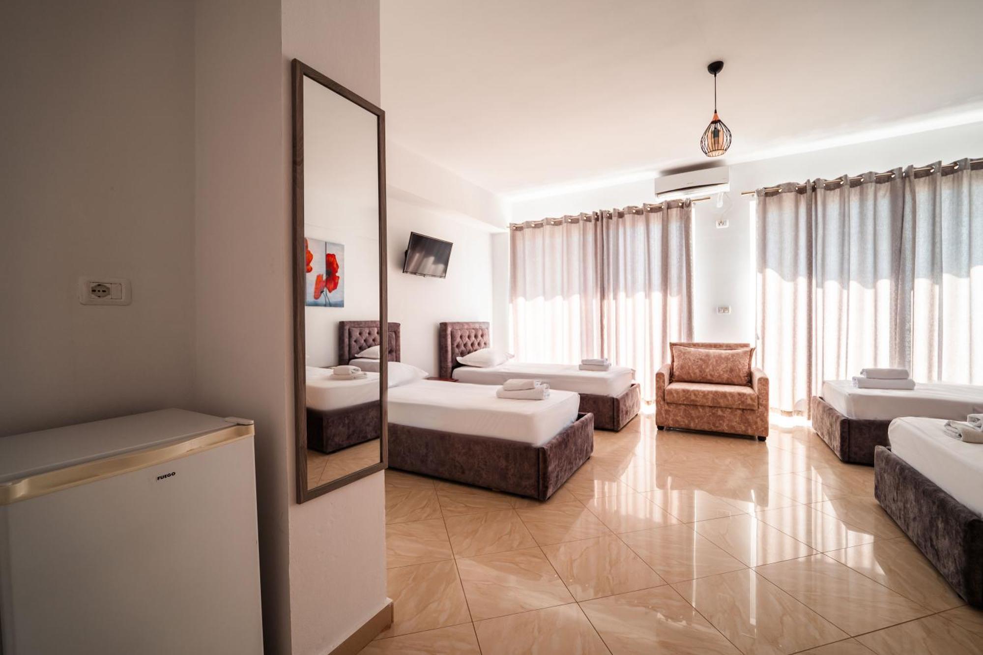 Alnes Hotel Саранда Экстерьер фото