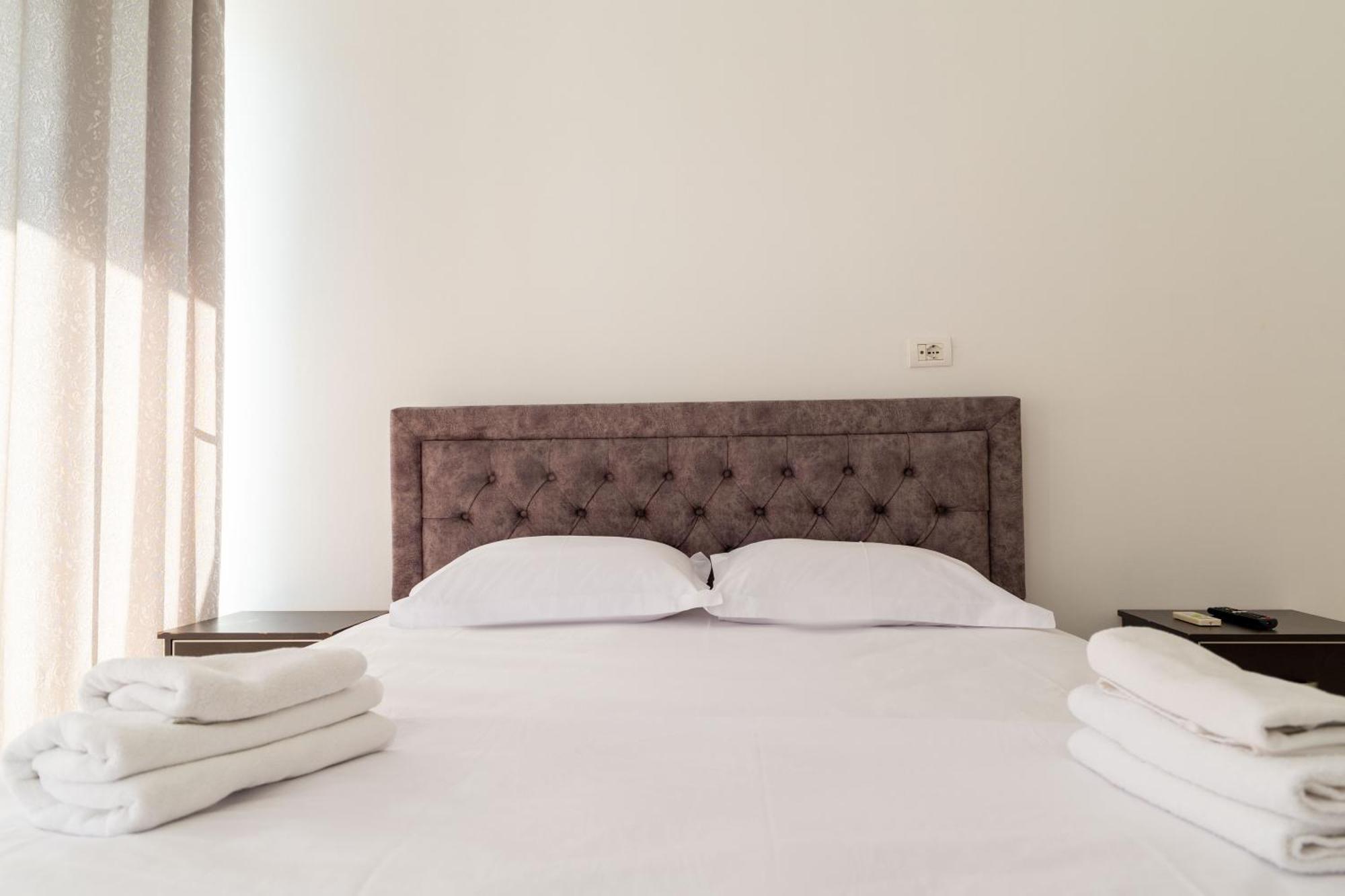 Alnes Hotel Саранда Экстерьер фото