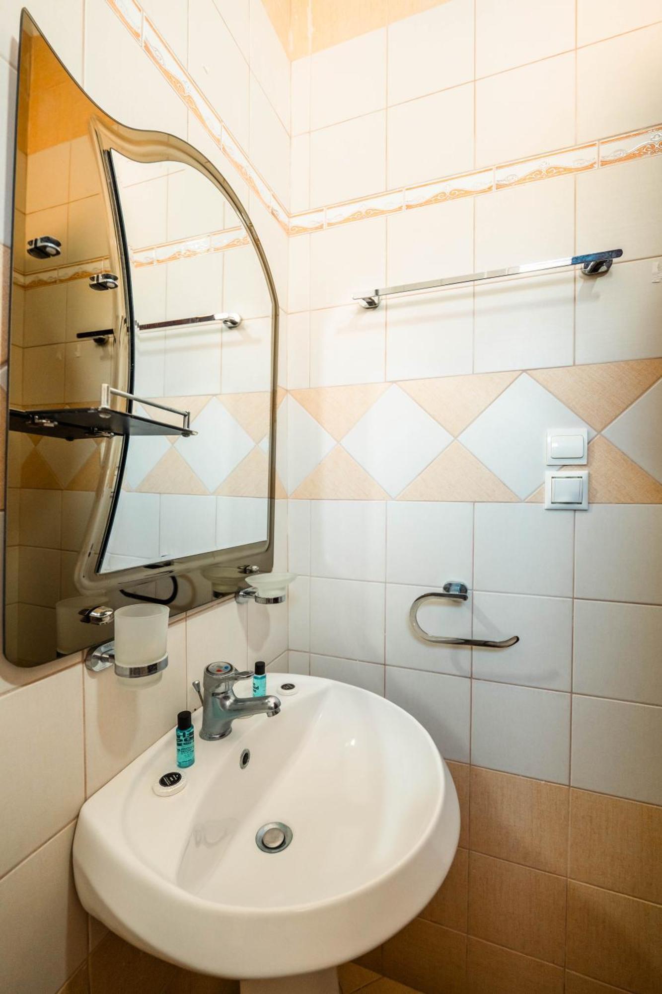 Alnes Hotel Саранда Экстерьер фото